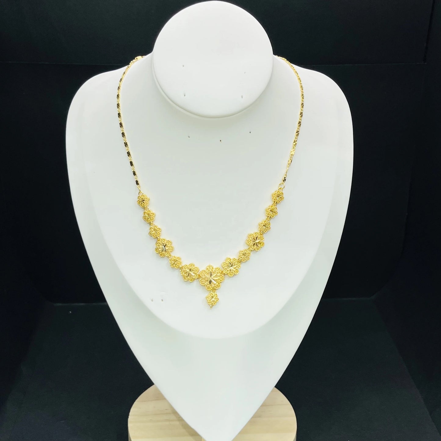 Anita style necklace